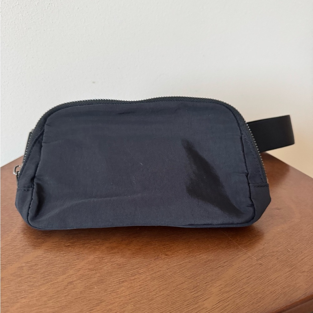 Women’s Black Belt Bag